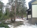 Mökkipiha lumisena talvella — talvivalvonnan kohde